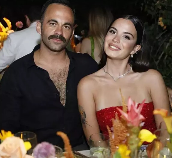 Sürpriz ilişkiyi böyle ilan ettiler!